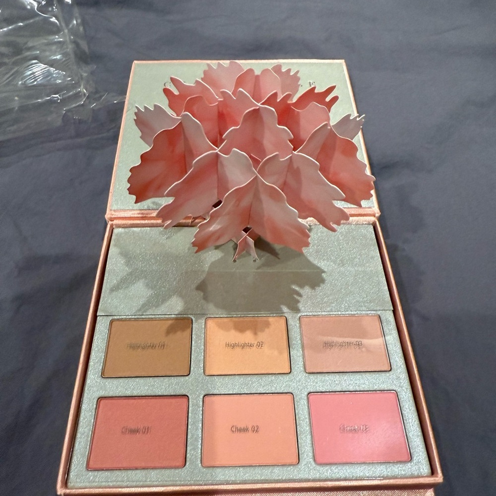 Chantecaille L'ARBRE ILLUMINÉ PALETTE cheek and highlighter palette 6 colors New